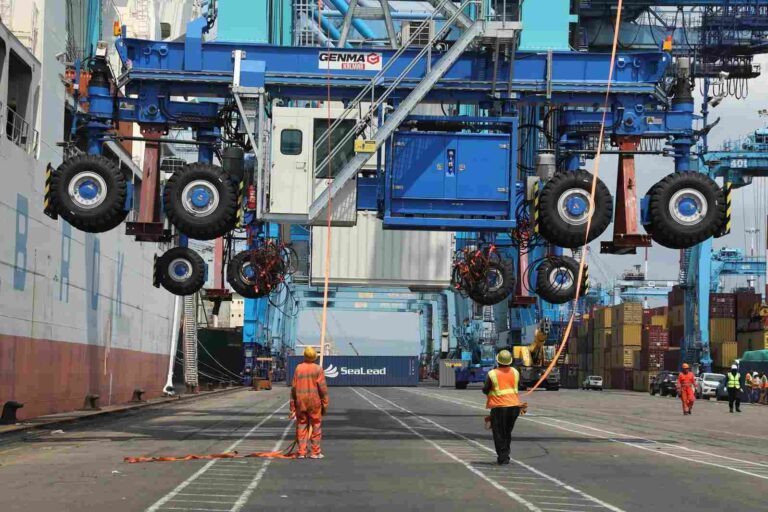 RTG cranes offloaded from MV YU AN at Mombasa Port for commissioning under KPA’s cargo handling upgrade